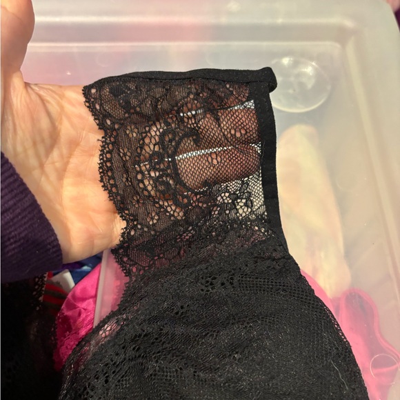 NWT bralette. Size smalll - Picture 3 of 7